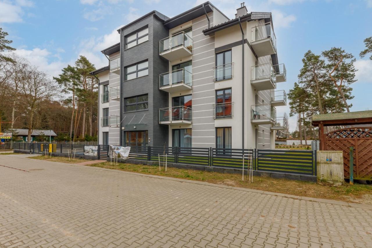 Apartment With Parking 500 M From The Sea By Noclegi Renters Miedzywodzie Bagian luar foto