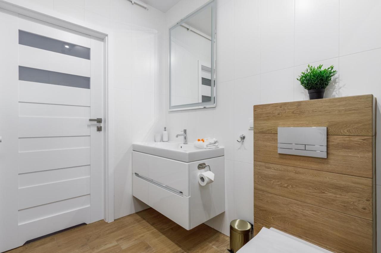 Apartment With Parking 500 M From The Sea By Noclegi Renters Miedzywodzie Bagian luar foto